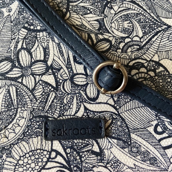 Sakroots Olympic Smartphone Crossbody/Wristlet/Wallet - Navy Spirit Desert - Picture 8 of 16